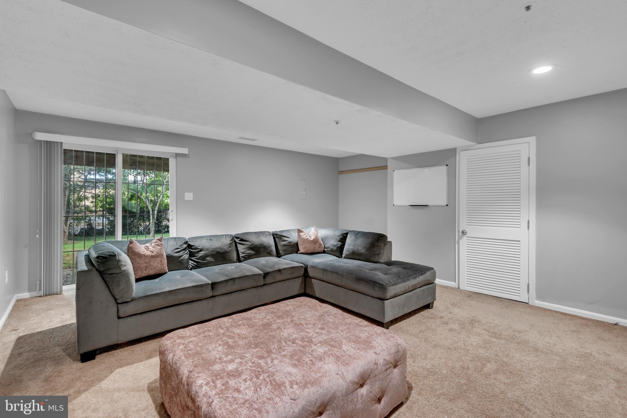 REGENCY MEADOWS - Residential Lease