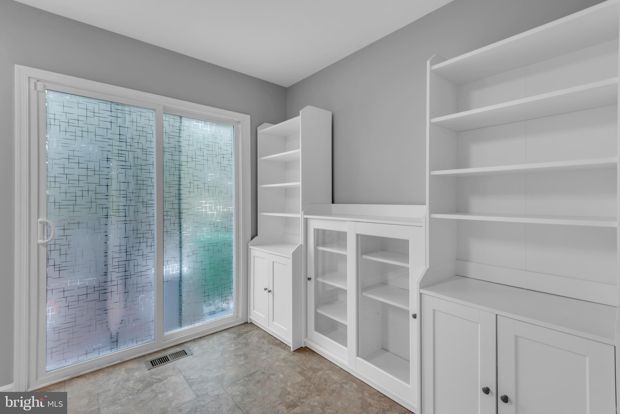 REGENCY MEADOWS - Residential Lease