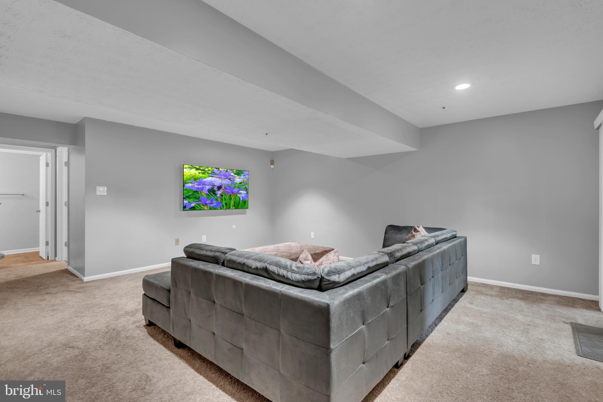 REGENCY MEADOWS - Residential Lease