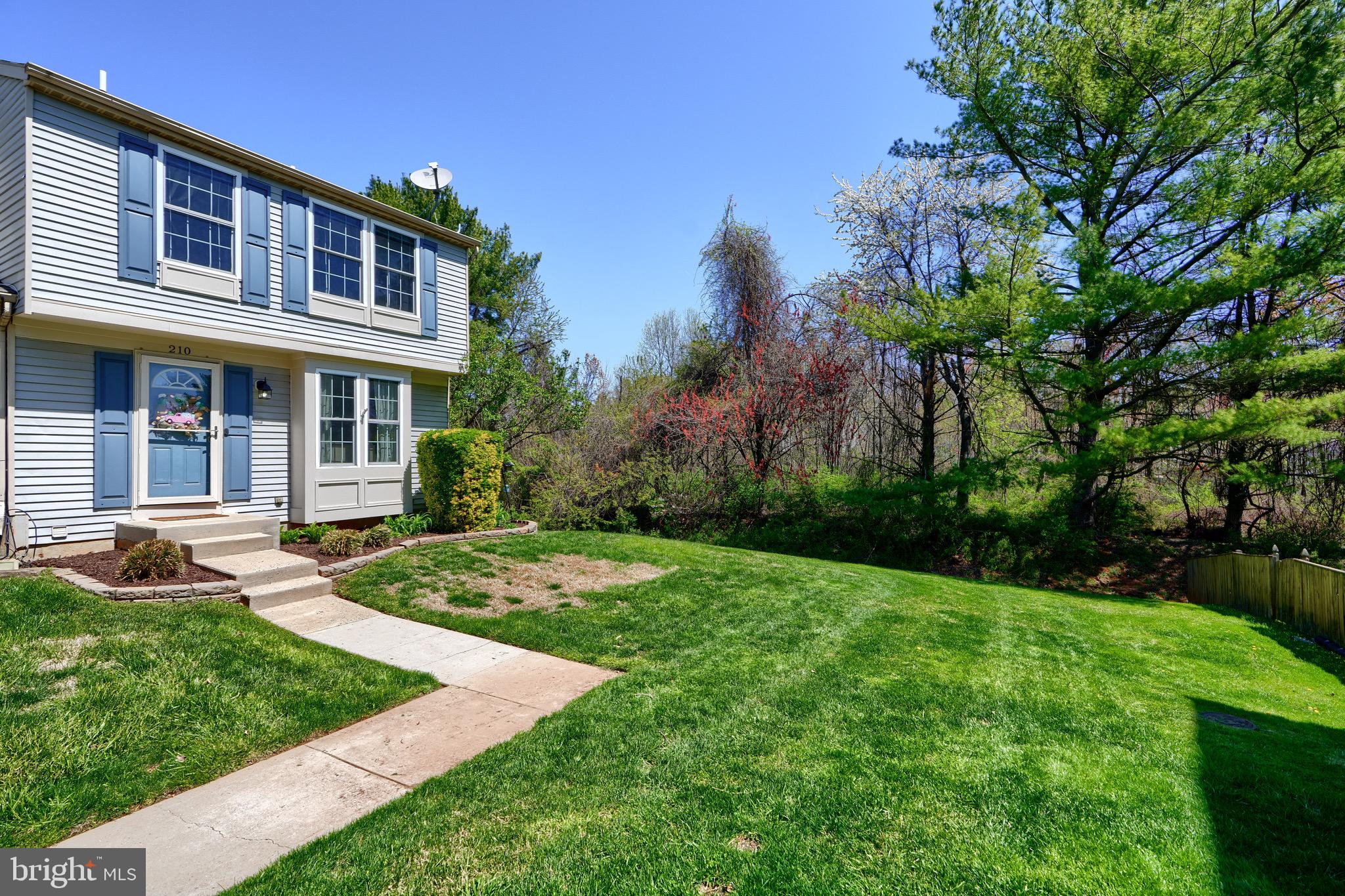 210 ELLERSLIE COURT