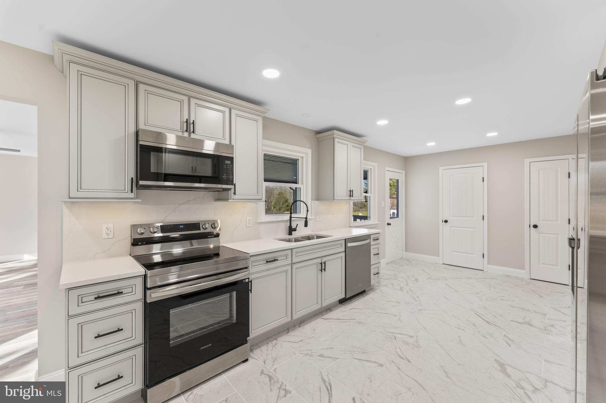 PLEASANT MDWS - Residential