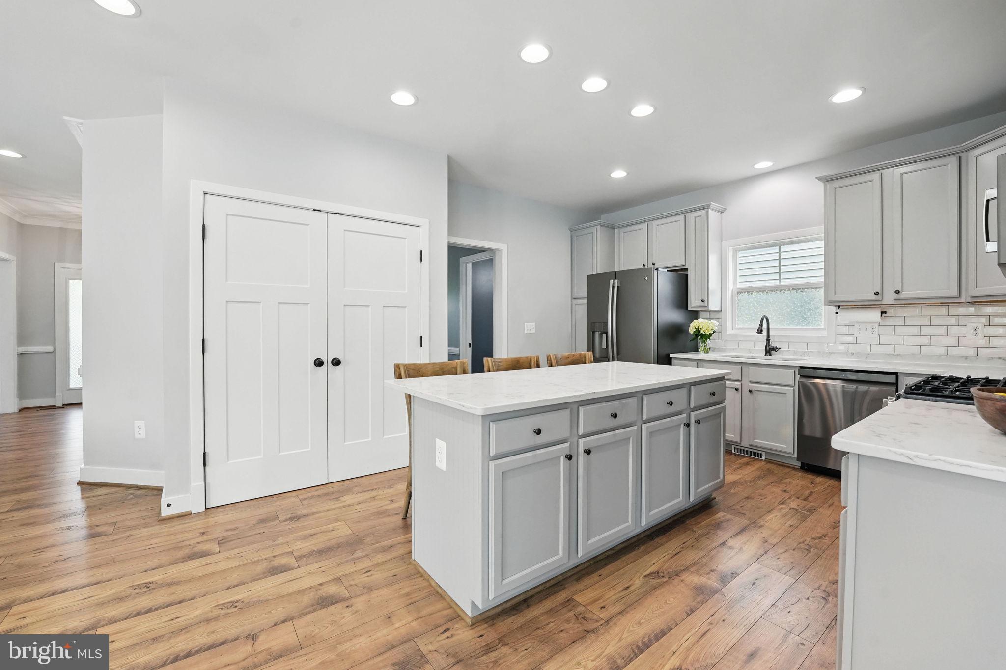 EMBREY MILL - Residential