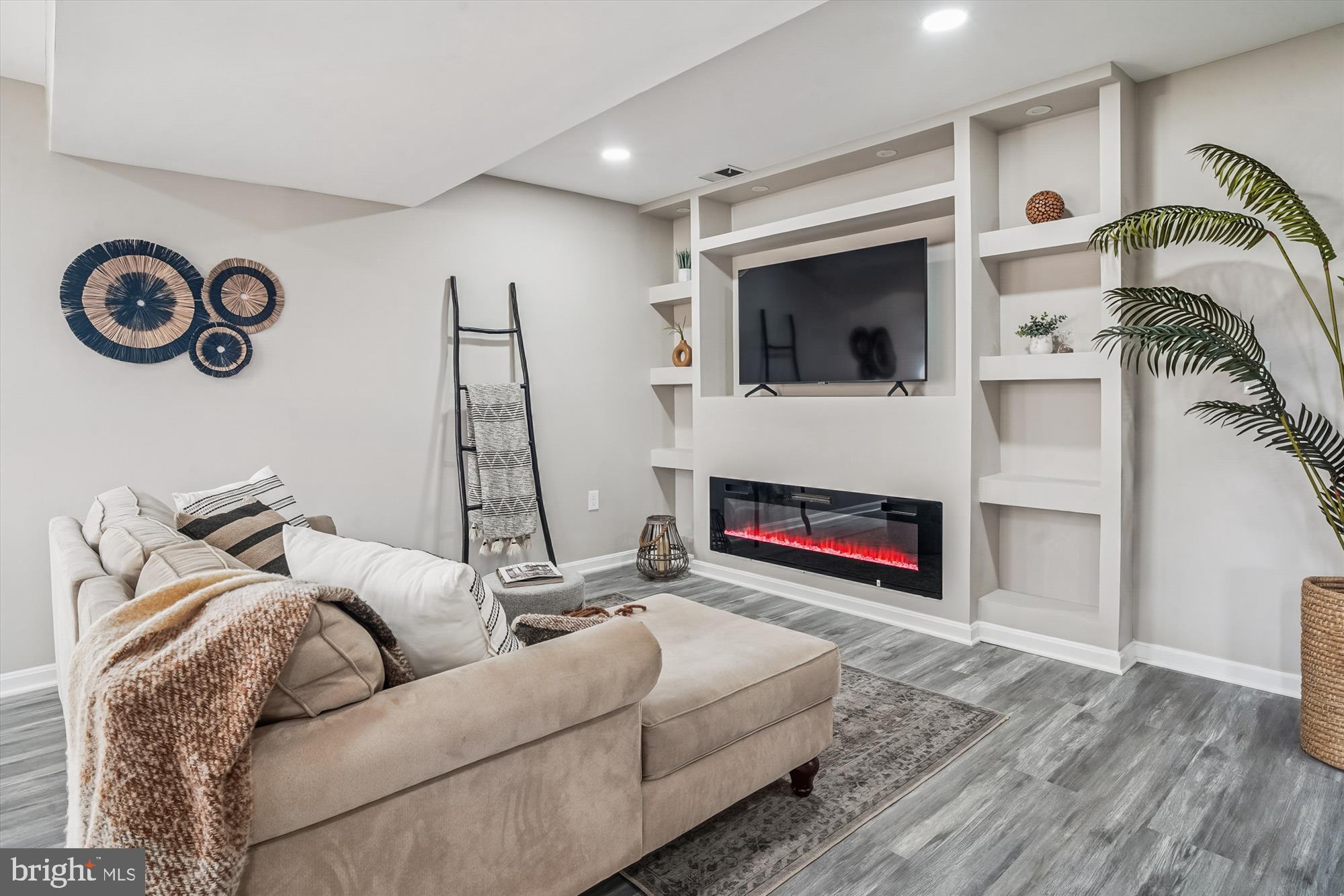 KENSINGTON - Residential