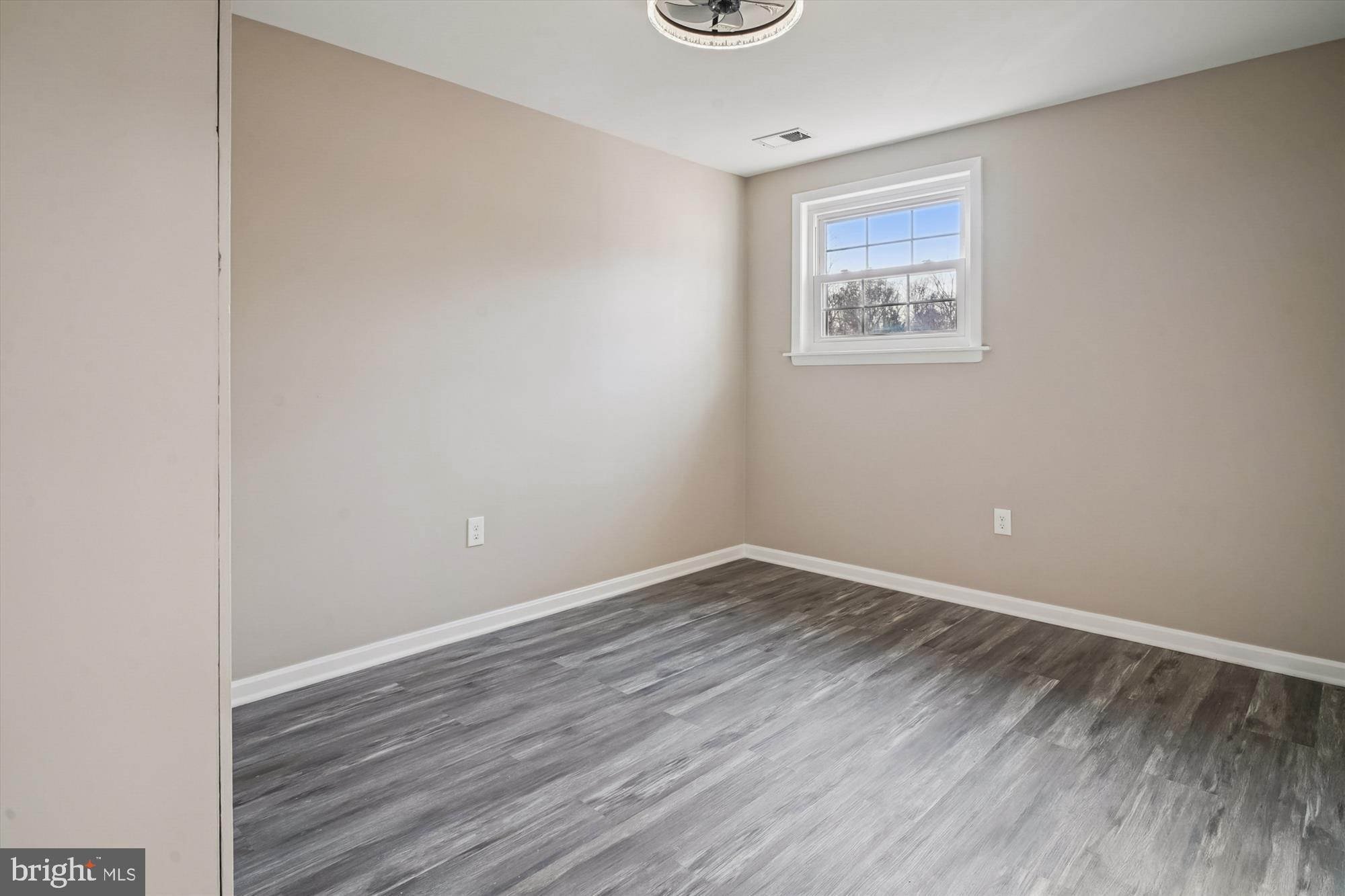 KENSINGTON - Residential