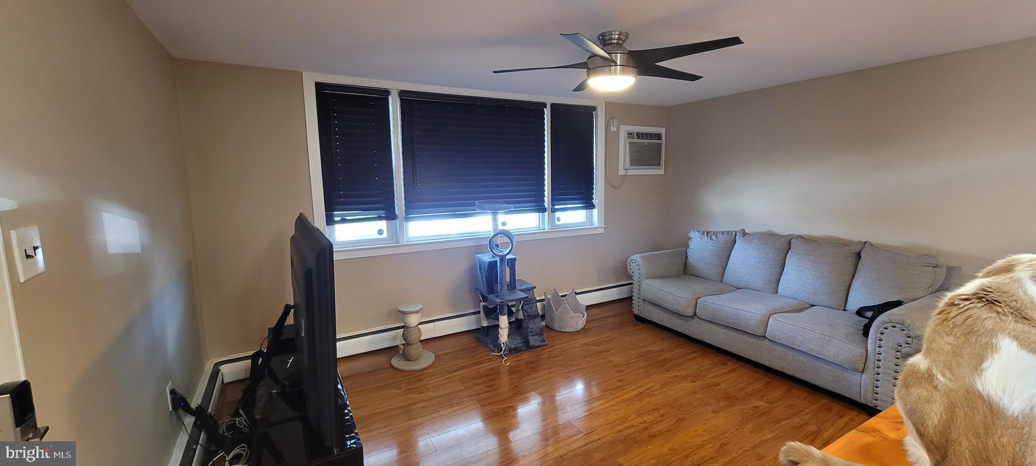 LAWNCREST - Residential