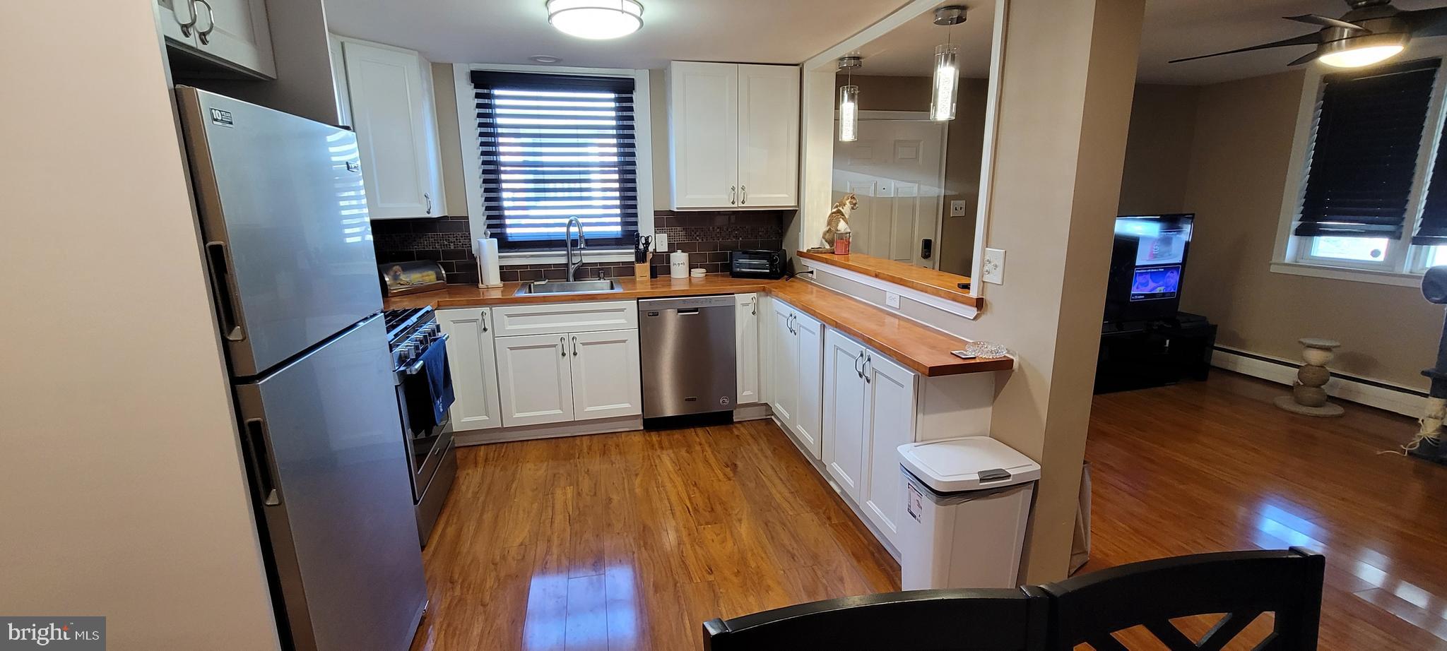 LAWNCREST - Residential