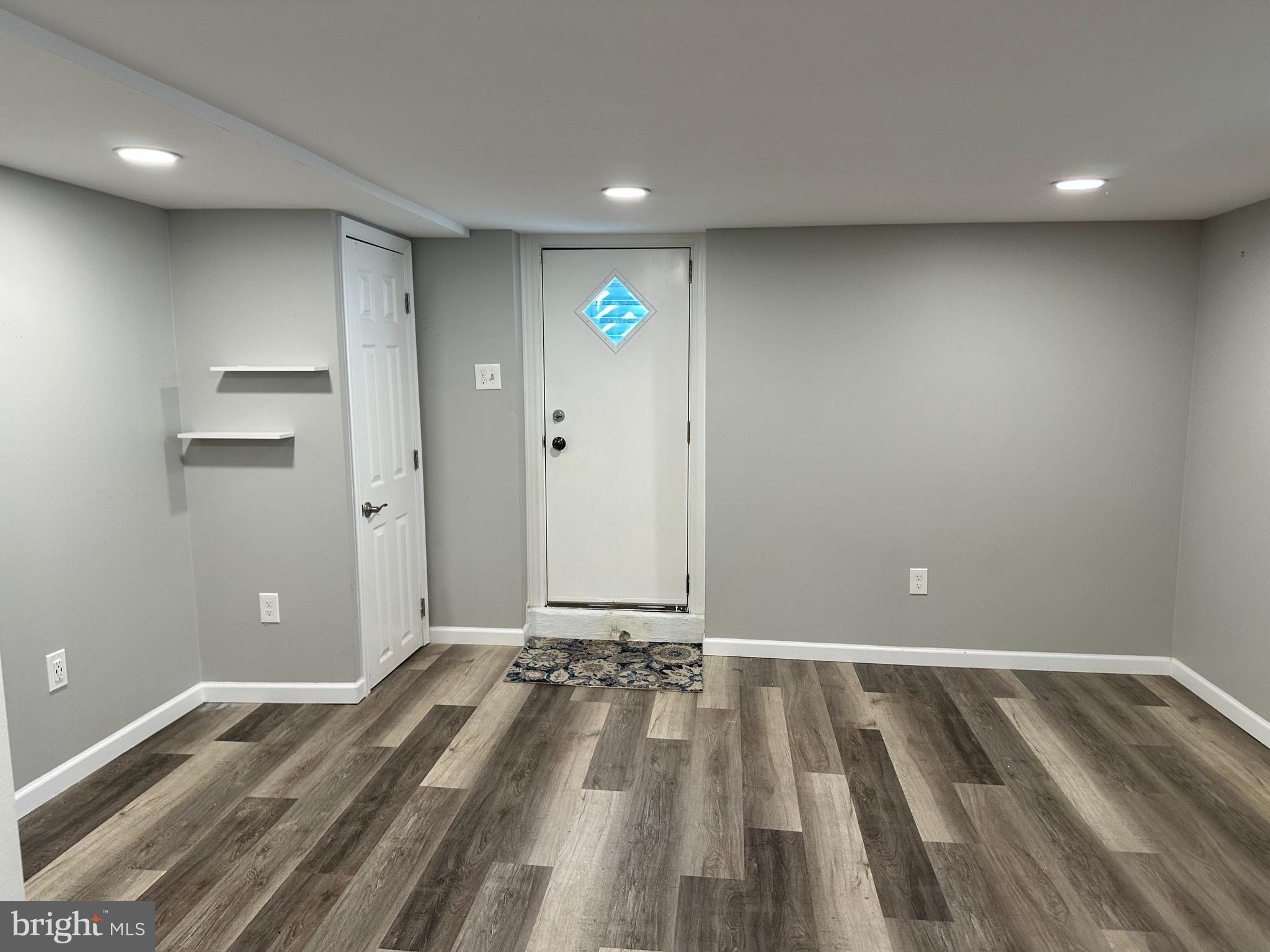 LAWNCREST - Residential