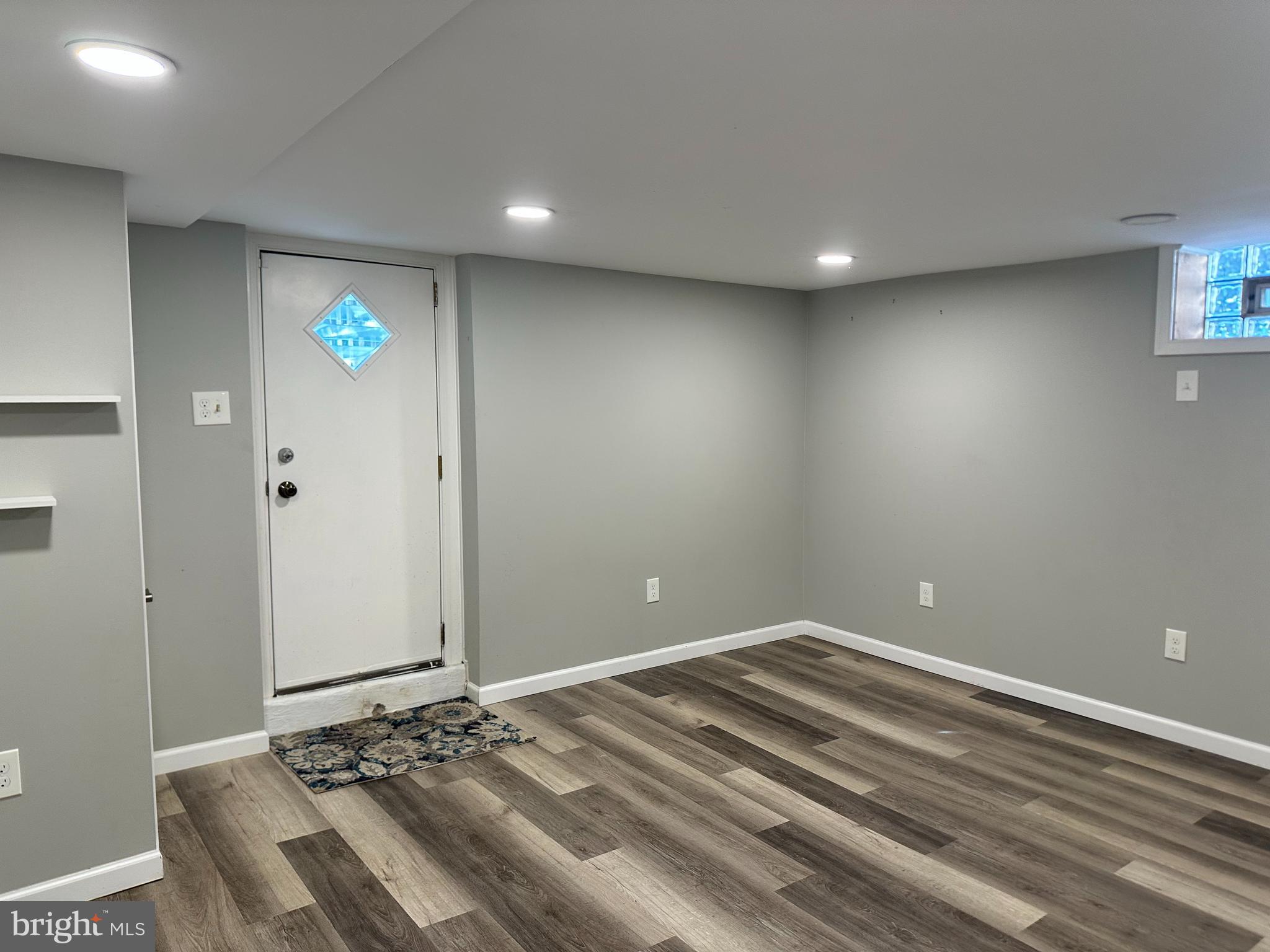 LAWNCREST - Residential