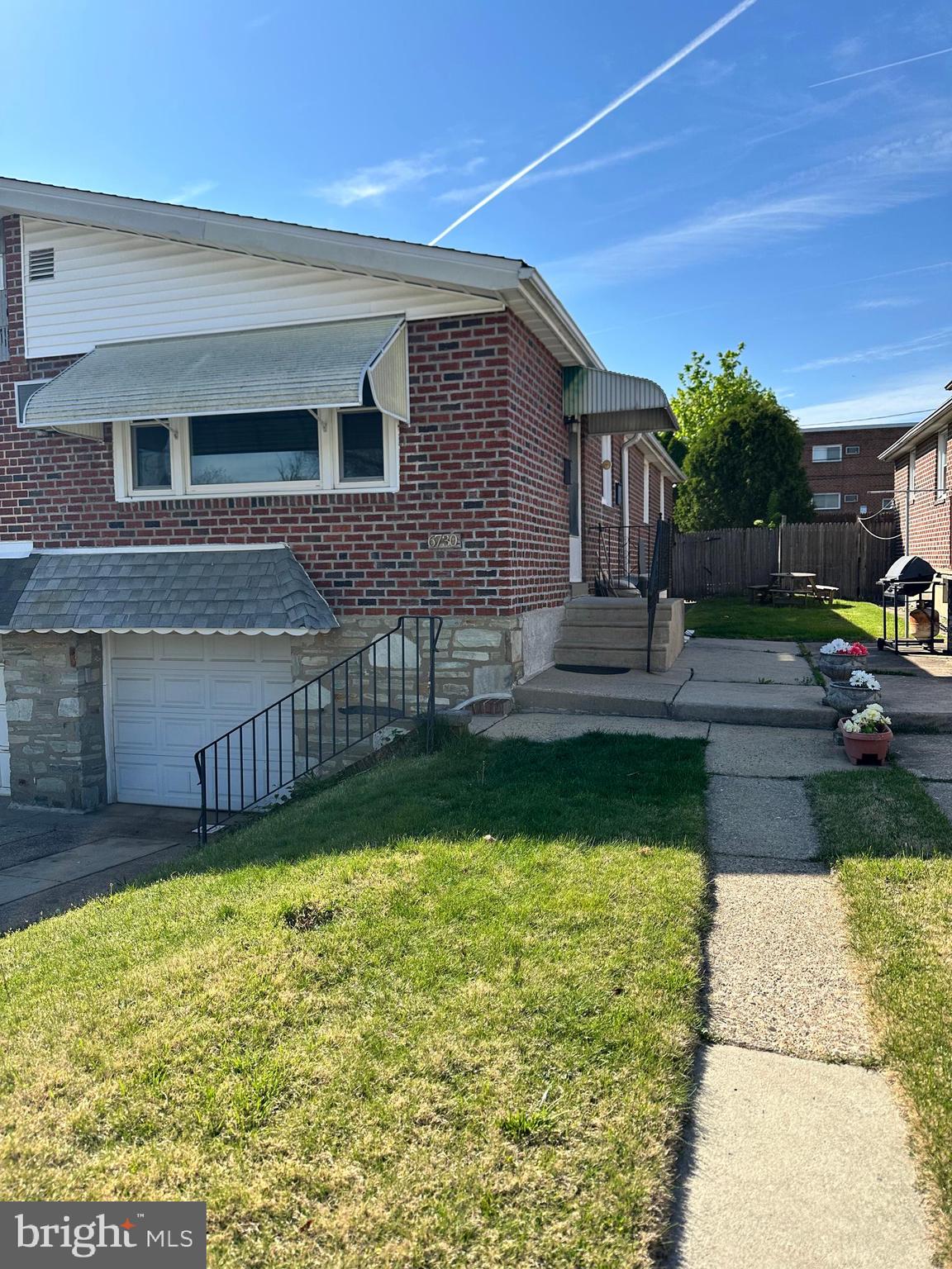 LAWNCREST - Residential