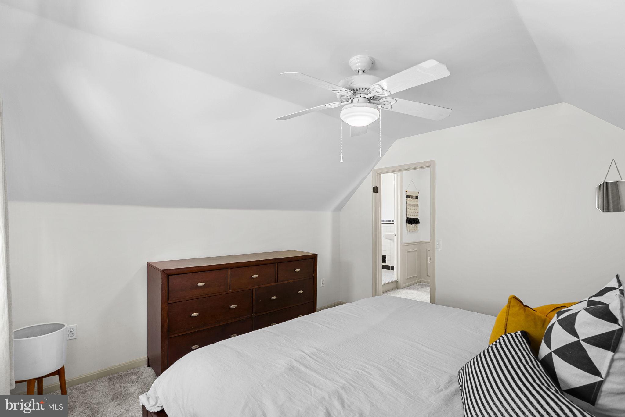 KNOLLWOOD - Residential