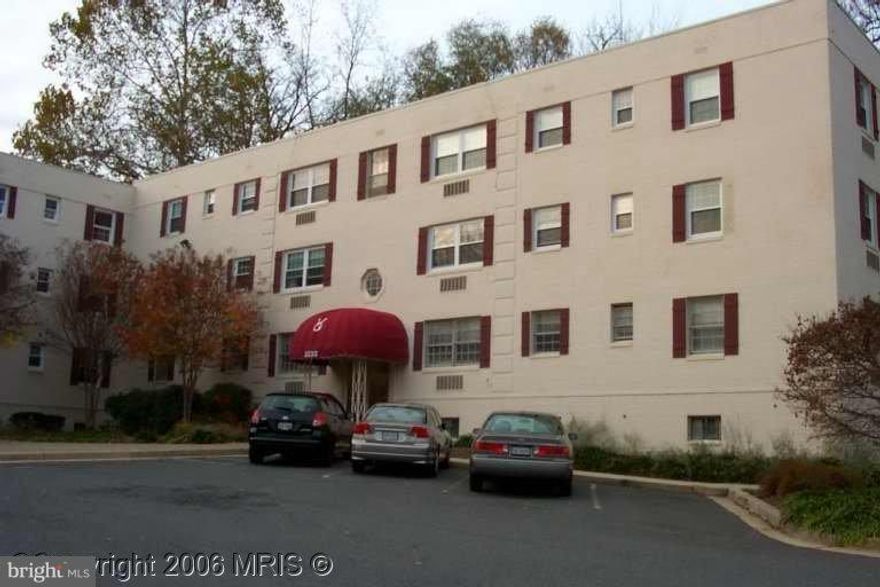 BRIGHT AND SPACIOUS 775 SQ FT 2 BR 1 BA CONDO FOR RENT FEATURING A COMPLETELY RENOVATED UNIT. NEW APP FLOORINGS....ALL UTILITIES INCLUDED YOU ONLY NEED TO PAY PHONE/CABLE/INTERNET.  WALK TO METRO BUS, PARKS, 1 MILE TO BALLTONE METRO.  LOCATION LOCATION LOCATION - STEPS TO SHOPS/CAFE, LARGER MODEL, GOOD ROOM SIZES N CLOSETS.  APPL FEE $45 PER ADULT.EMAIL APPL TO LA TO PROCESS.  MOVE IN CONDITION.