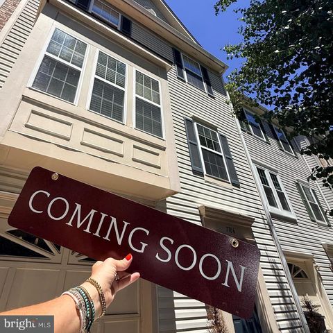 Townhouse For Sale - 7706 Shadowcreek Terrace<br/> SPRINGFIELD, VA 22153