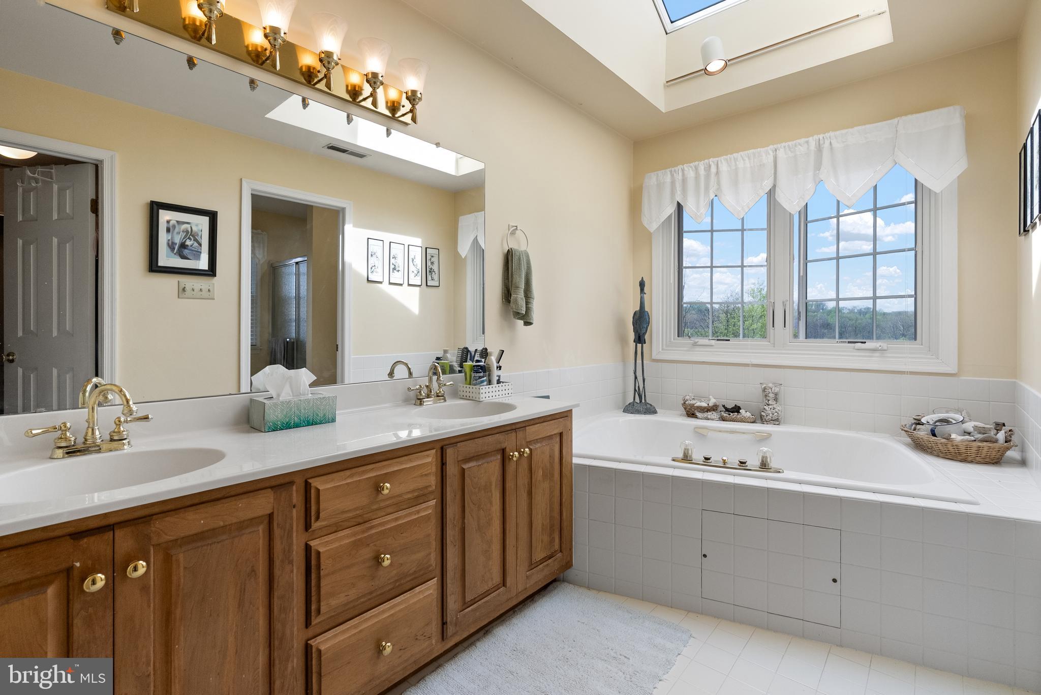 THE MOORS AT RADLEYR - Residential