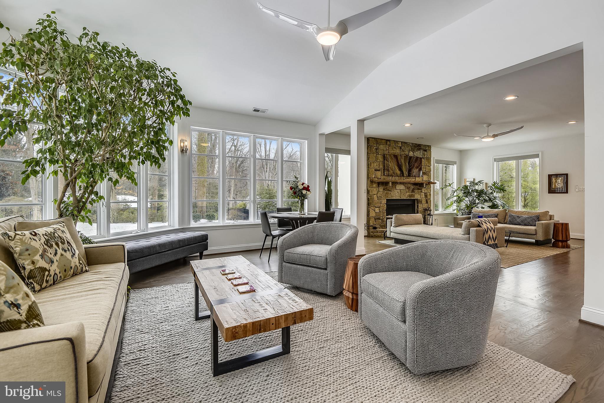 BRADLEY HILLS GROVE - Residential