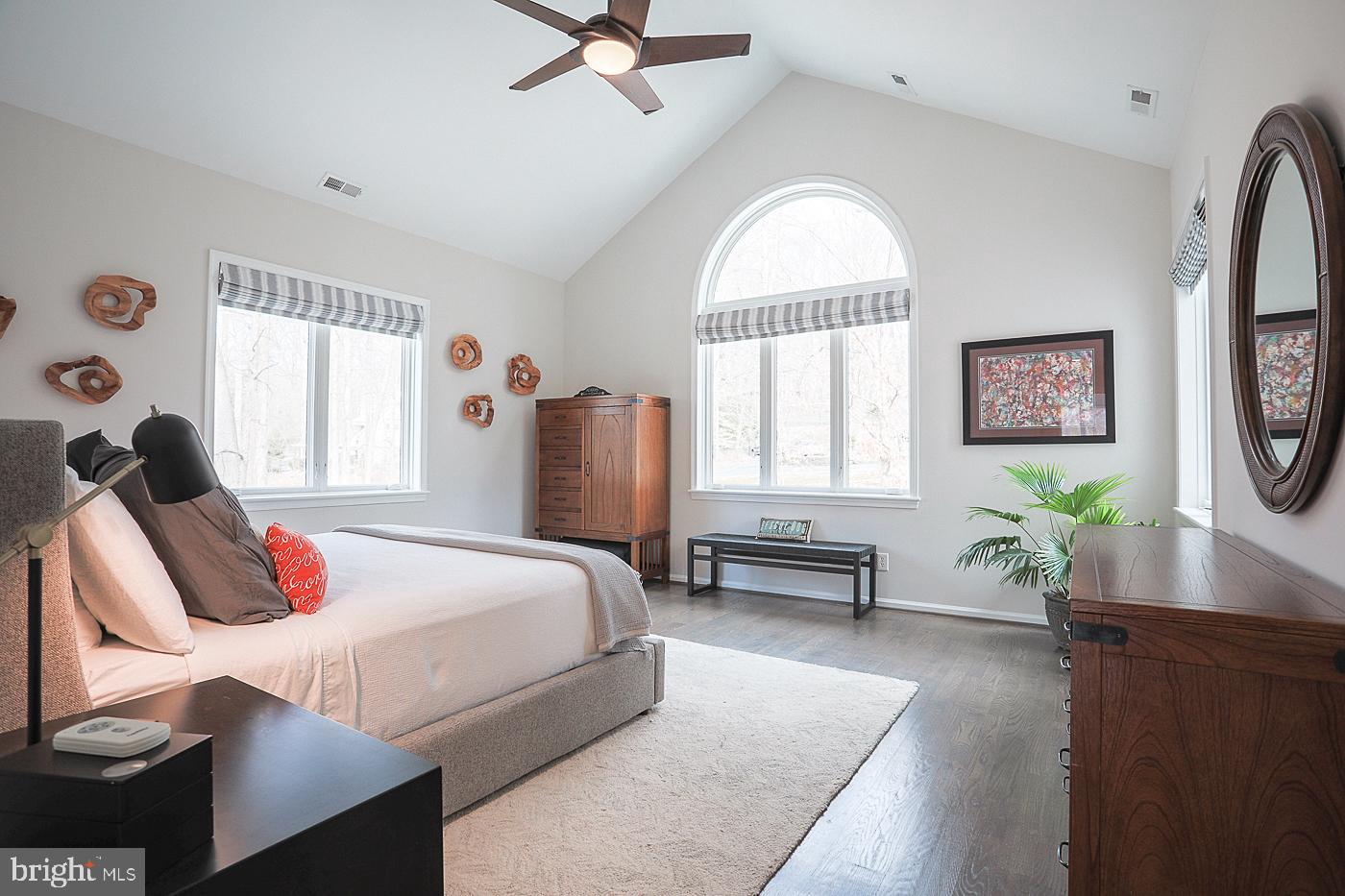 BRADLEY HILLS GROVE - Residential