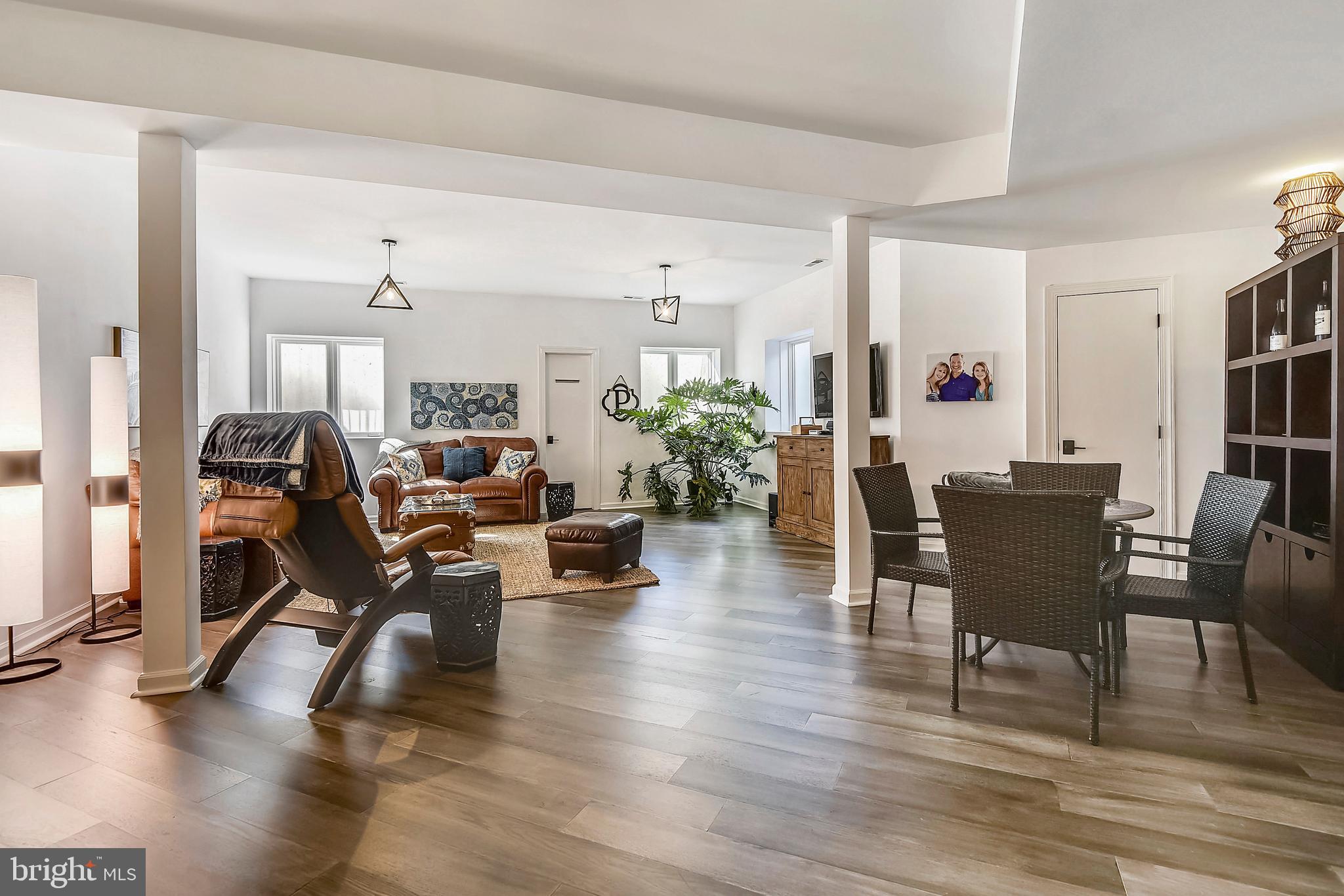 BRADLEY HILLS GROVE - Residential