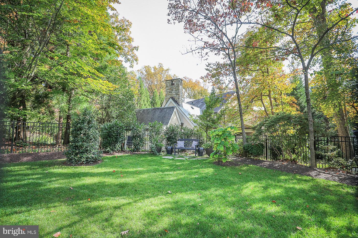 BRADLEY HILLS GROVE - Residential