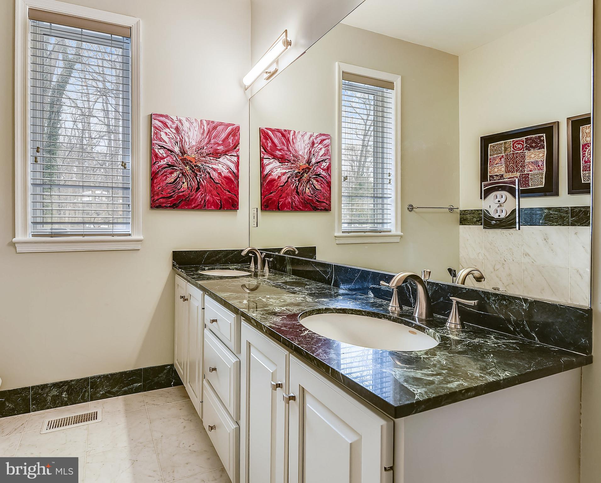 BRADLEY HILLS GROVE - Residential