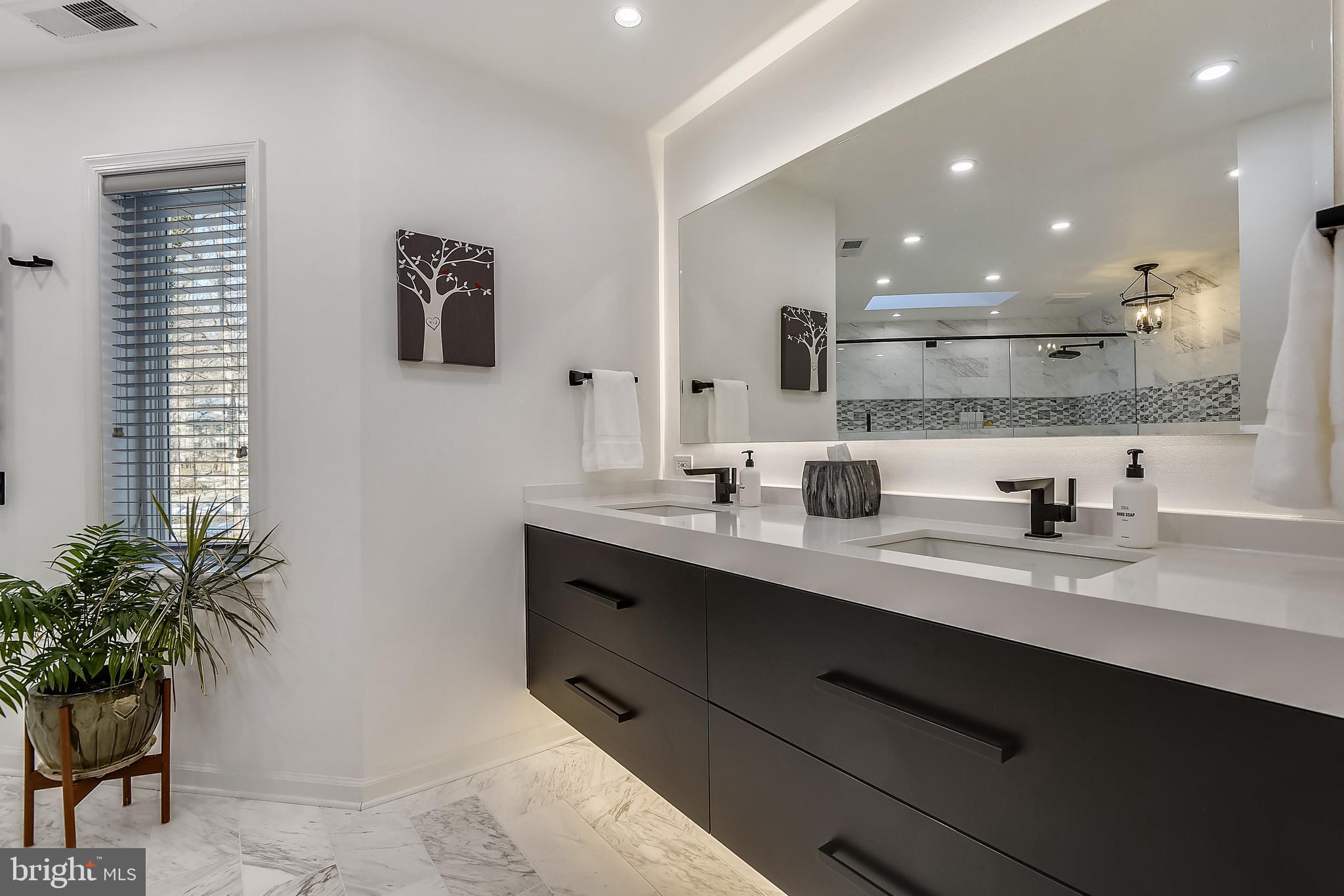 BRADLEY HILLS GROVE - Residential