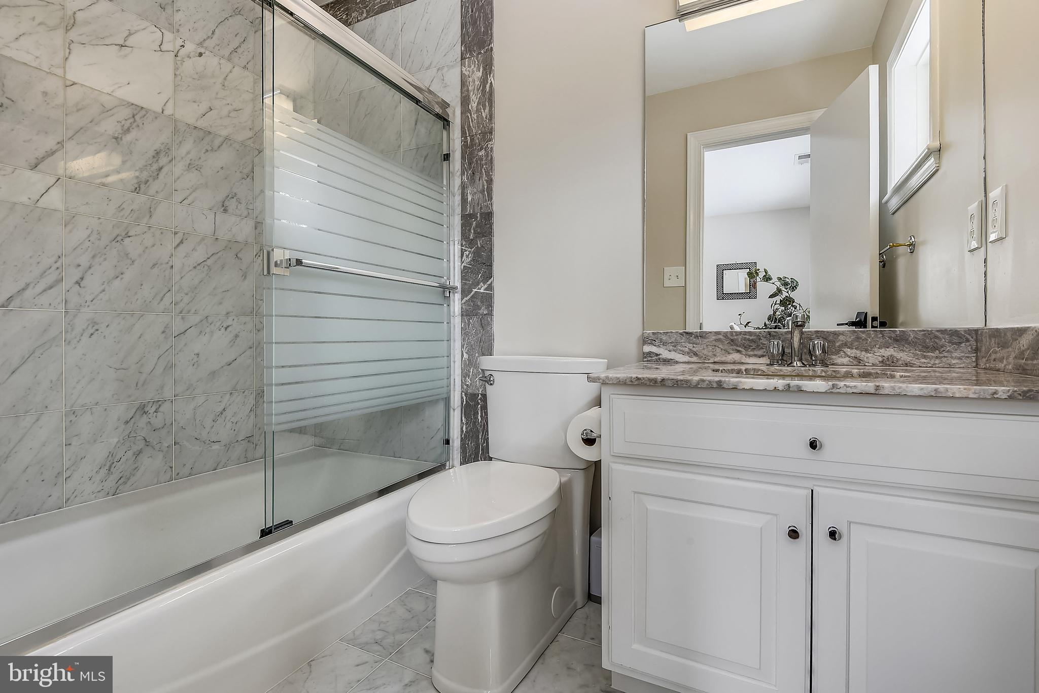 BRADLEY HILLS GROVE - Residential