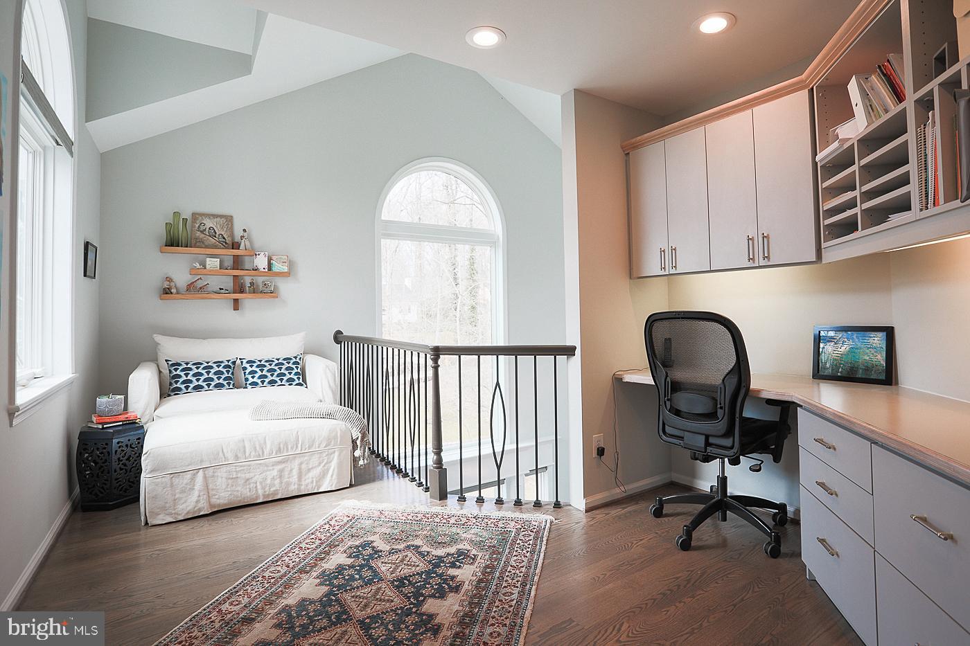 BRADLEY HILLS GROVE - Residential