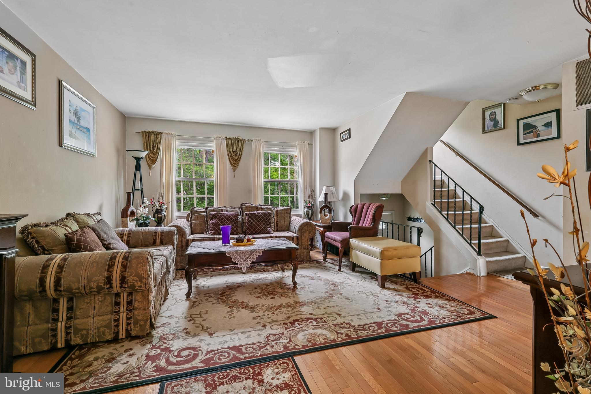 LONDON TOWNE - Residential