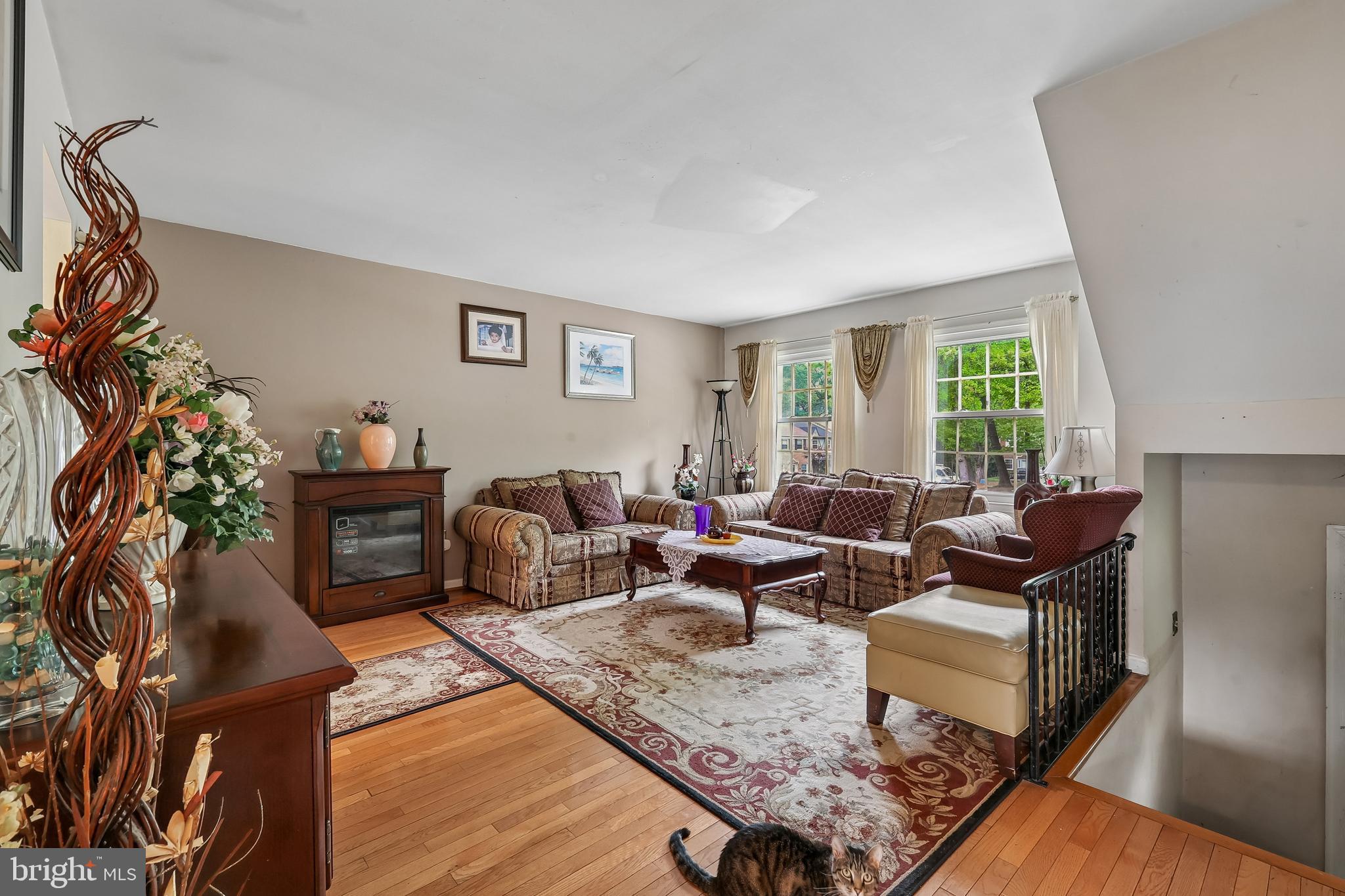 LONDON TOWNE - Residential