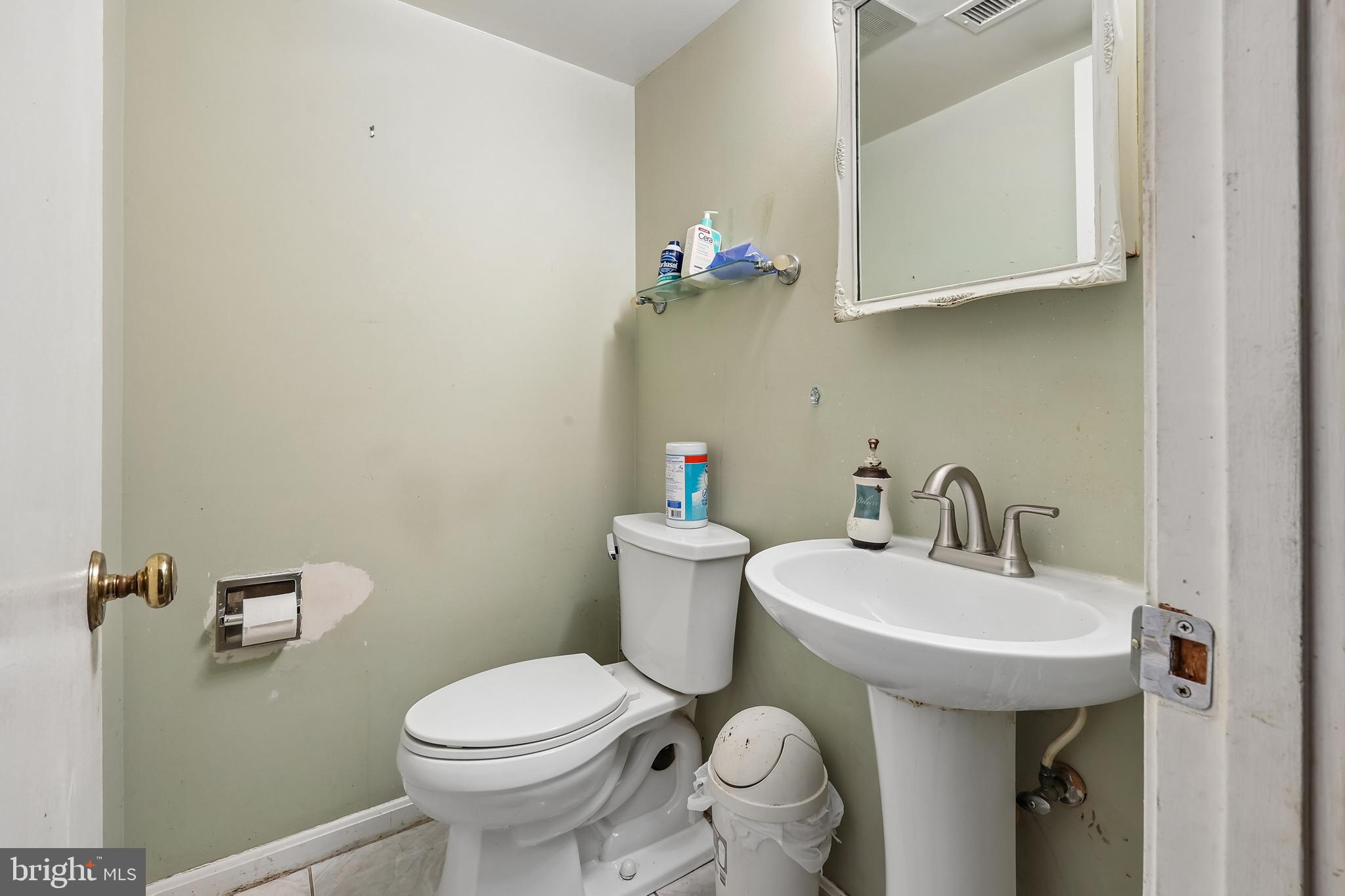 LONDON TOWNE - Residential
