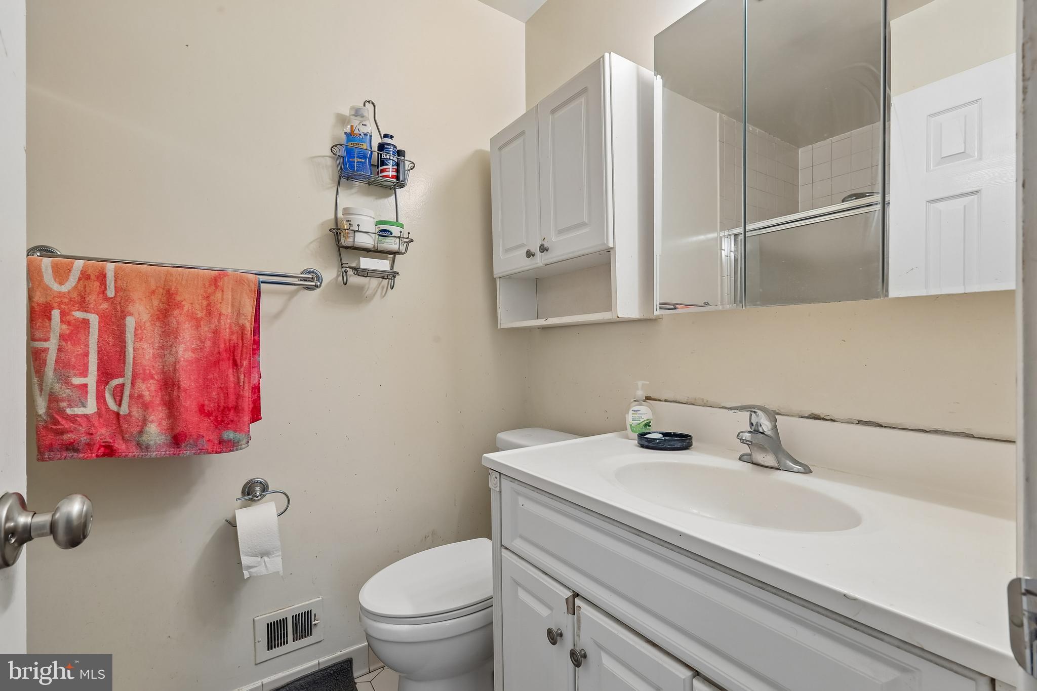 LONDON TOWNE - Residential