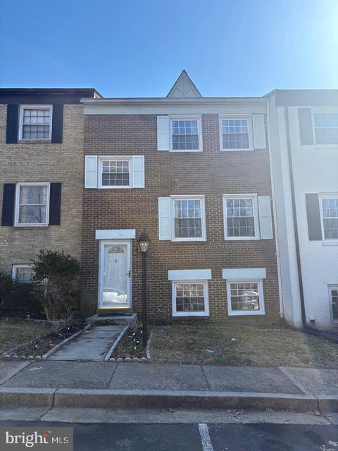 Photo of 14813 Smethwick Place, CENTREVILLE, VA 20120 (MLS # VAFX2305430)