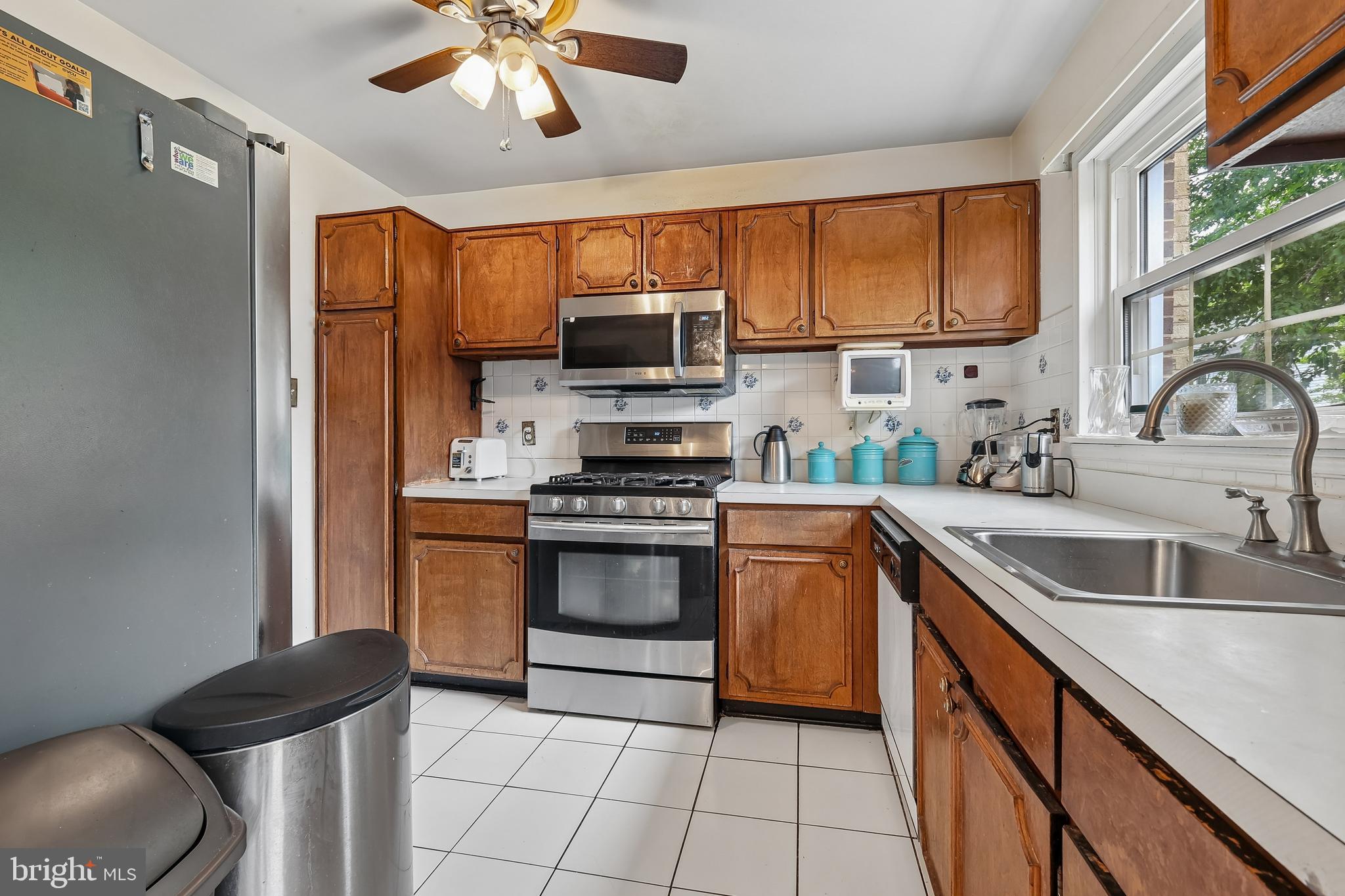 LONDON TOWNE - Residential