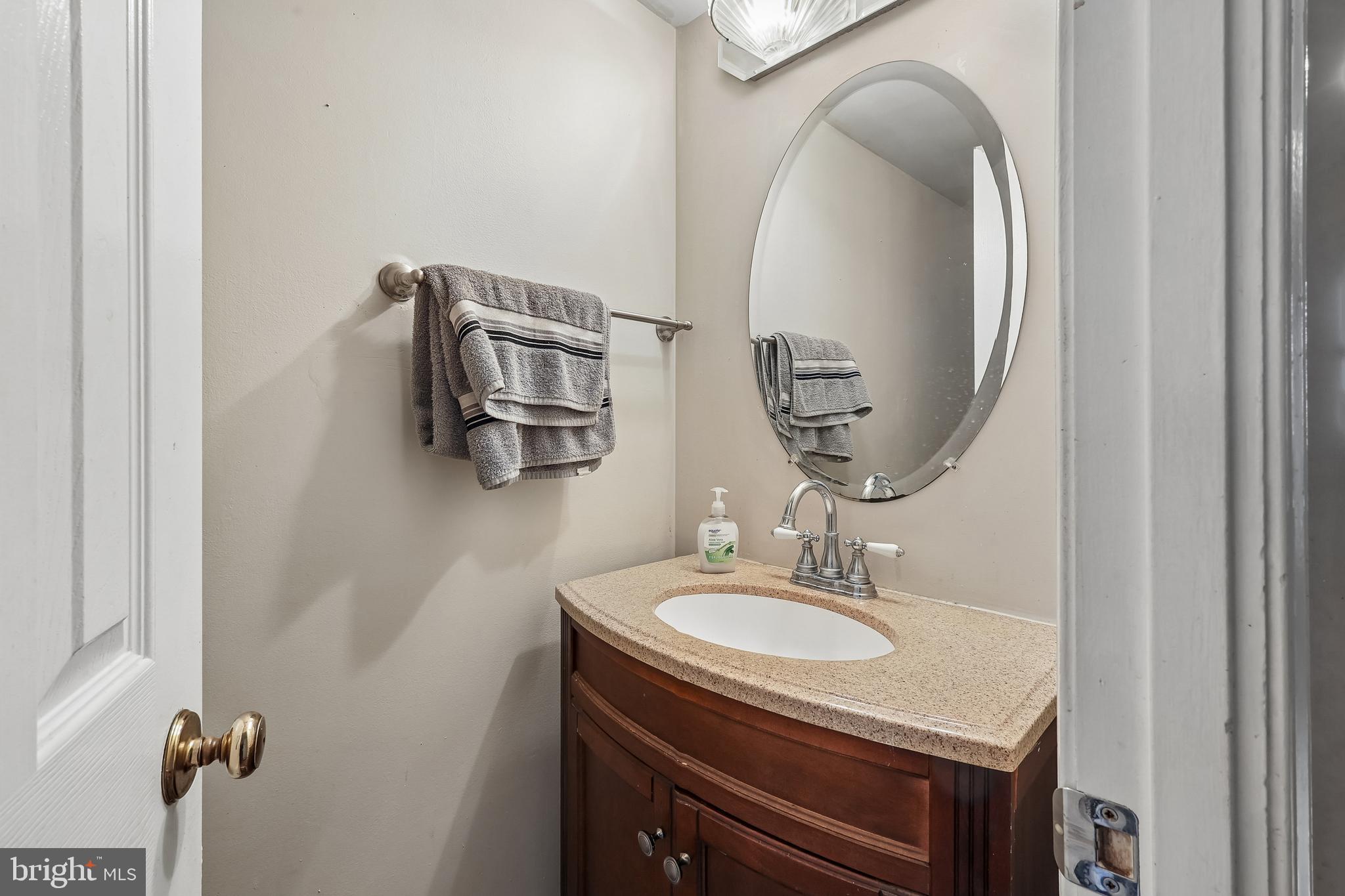 LONDON TOWNE - Residential