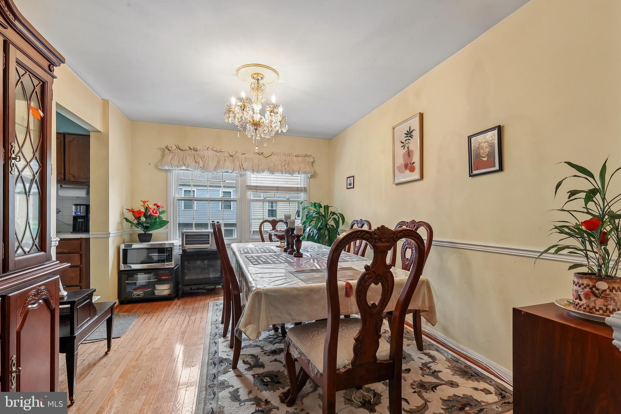 LONDON TOWNE - Residential