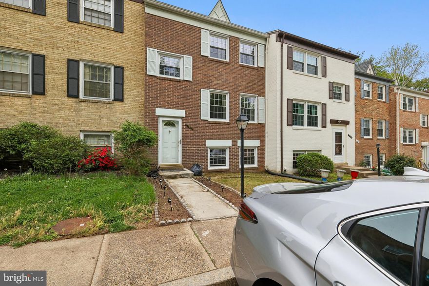 Whether you're a first-time buyer or looking to add your personal touches, the seller may financially help with some updates to the house. This is a fantastic opportunity in a prime Centreville location. Don’t miss it! The seller needs 30 to 45 days or less of rent back. Please schedule online. Owner-occupied, please wait for confirmation. Please take off your shoes, lock the doors, and put the key back in the lockbox. Thank you for showing. 
Charming brick-front, 3-story interior row townhome featuring 3 bedrooms and 2 full bathrooms upstairs, plus a half bathroom on the main level and an additional half bathroom in the finished walkout basement. Hardwood flooring on the main level, with carpet on the upper level and in the basement. The main level has a decent-sized dining room, kitchen, and powder room. Minutes' distance to elementary school, minutes away to shops and restaurants. Convenient to major routes – Route 29, Route 28, Route 50, and I-66.