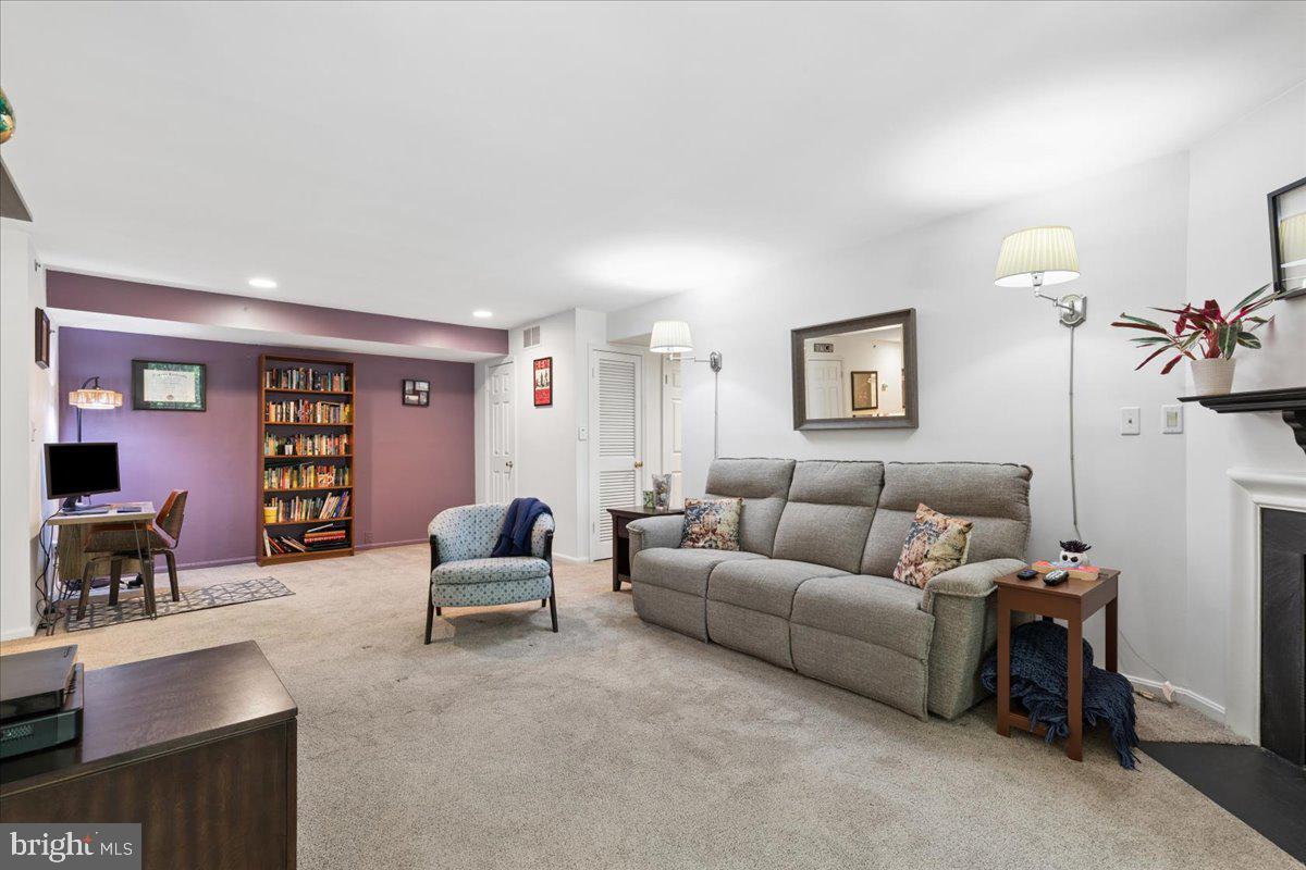 ROCKFLEET GARDEN - Residential