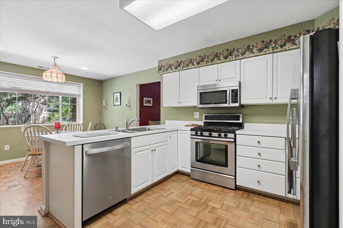 ROCKFLEET GARDEN - Residential
