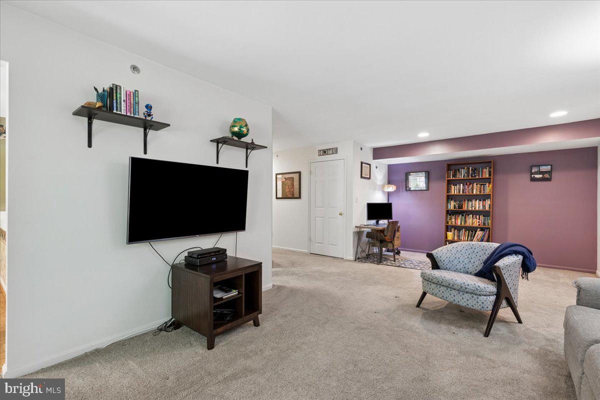 ROCKFLEET GARDEN - Residential