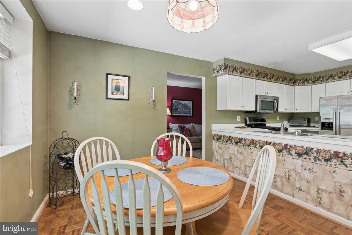 ROCKFLEET GARDEN - Residential