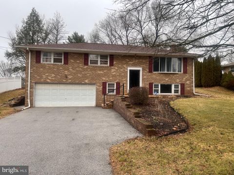 2589 AUDLYN DRIVE YORK PA 17408
