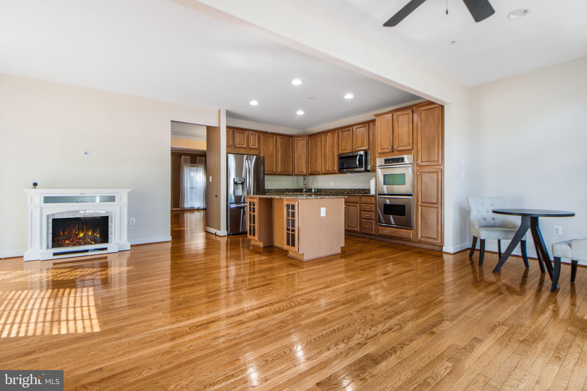 1545 RUTLAND WAY