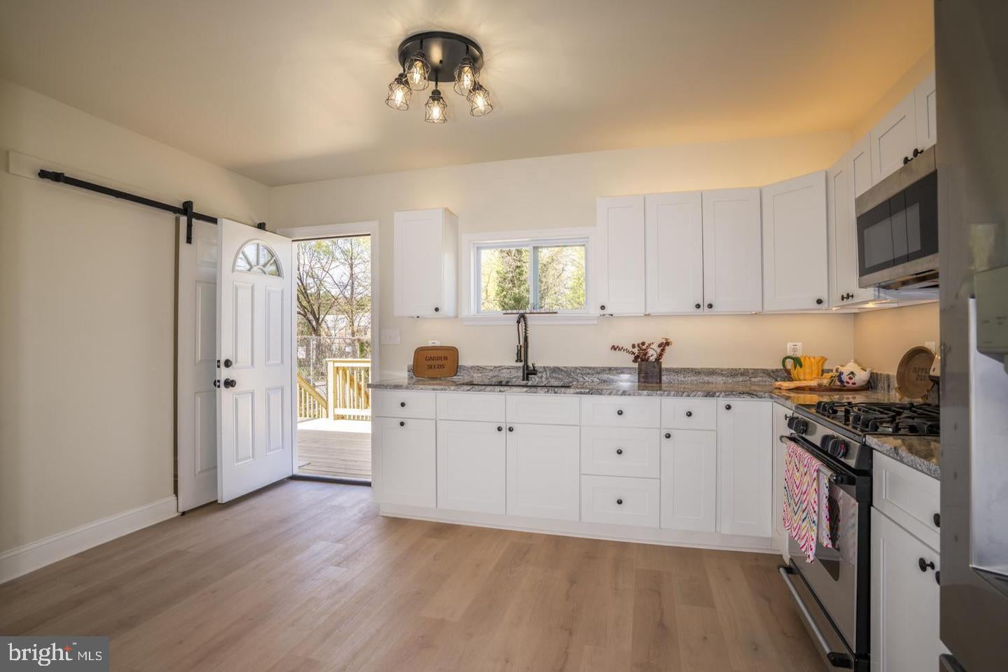 404 S MARLYN