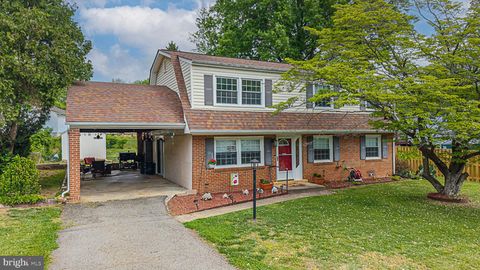 Photo of 13026 Kingswell Drive, WOODBRIDGE, VA 22193 (MLS # VAPW2116304)