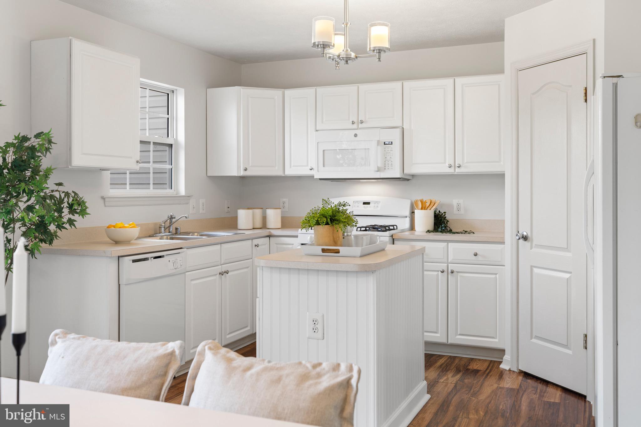 REISTERSTOWN VILLAGE - Residential