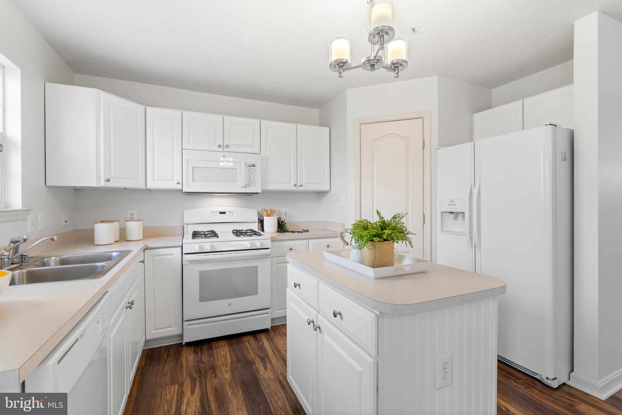 REISTERSTOWN VILLAGE - Residential