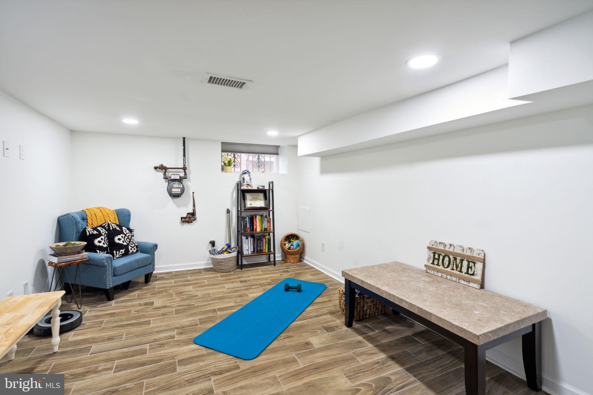 LOWER MOYAMENSING - Residential