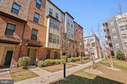 3207 TRIBUNE COURT HYATTSVILLE MD 20782