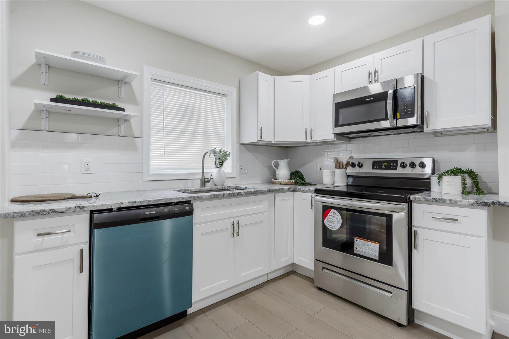 WAVERLY - Residential