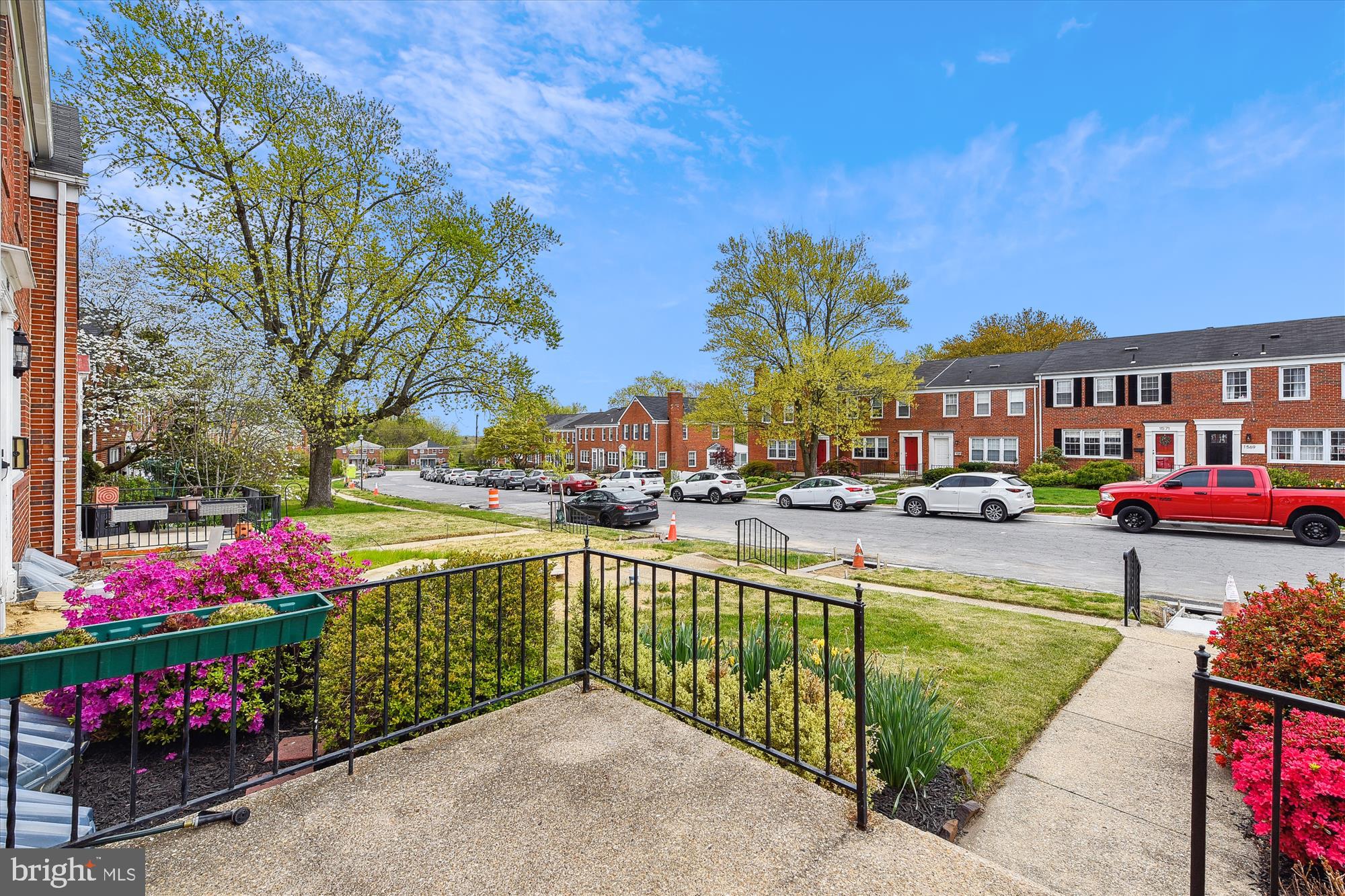 1562 DOXBURY ROAD