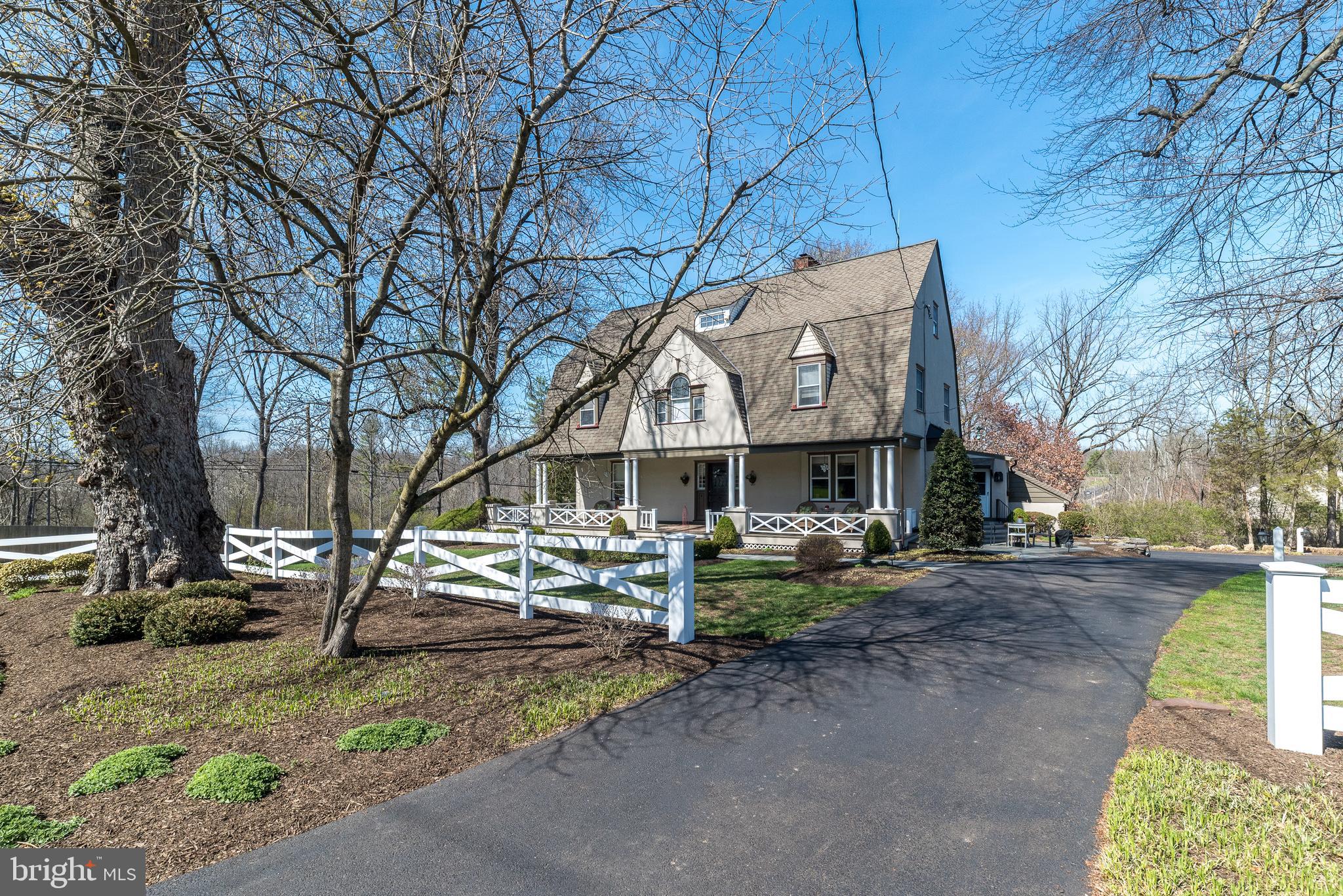 1633 GRASSHOPPER LANE