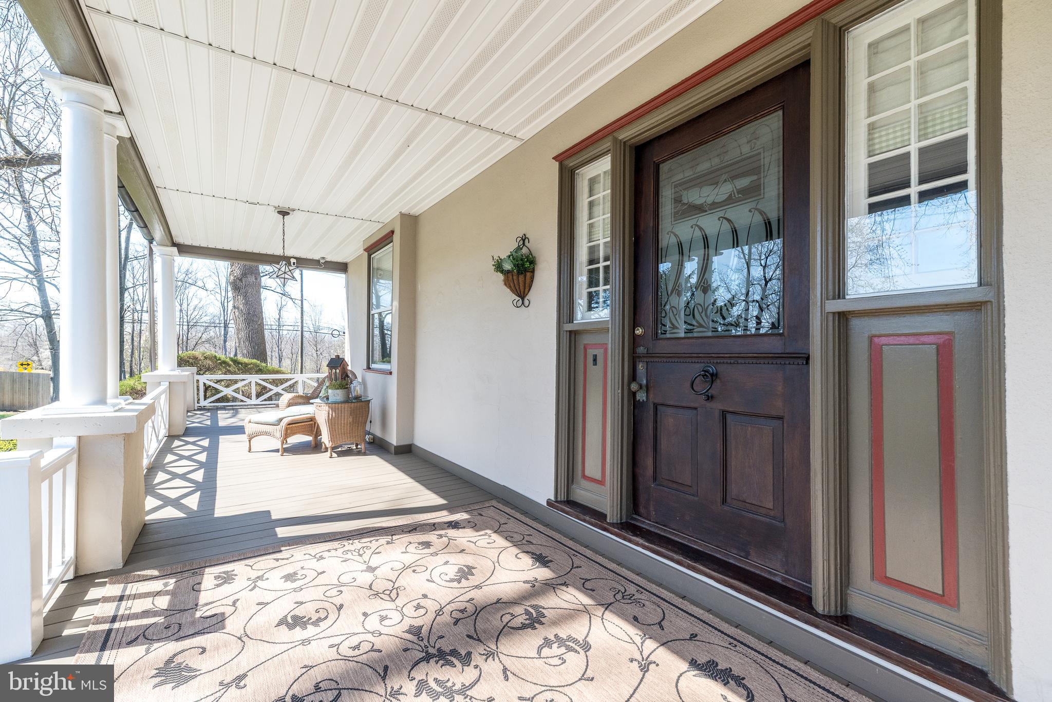 1633 GRASSHOPPER LANE